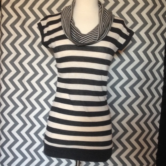 Cream and charcoal cowl neck tunic