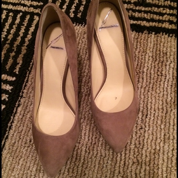 B by Brian Atwood grey suede pumps - Picture 2 of 4