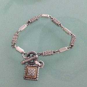 Cubed hanging bracelet. Reduced!!!🎯🎯