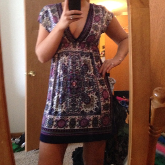Patterned dress! - Picture 2 of 3