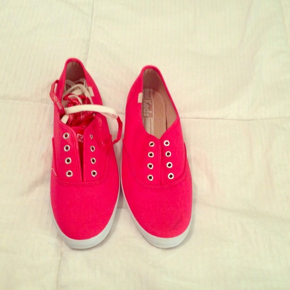 Brand new Keds. Never worn. Sz 9.5
