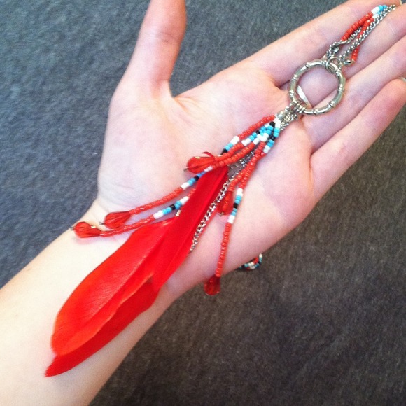 Feather and bead necklace - Picture 2 of 3