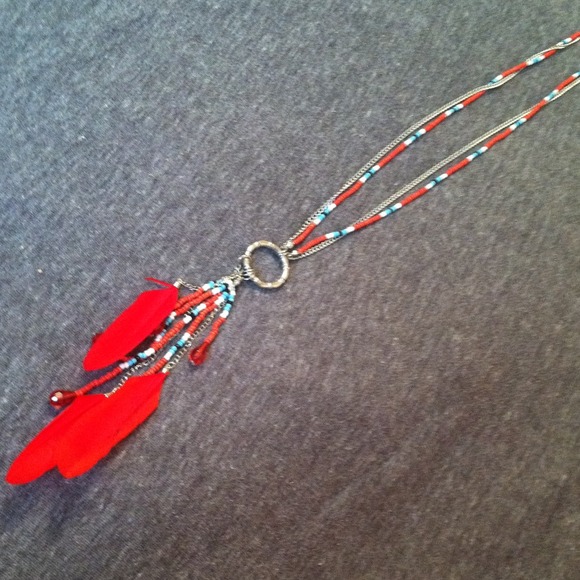 Feather and bead necklace - Picture 3 of 3