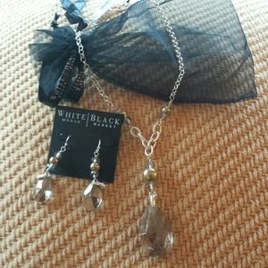 Earring and necklace set