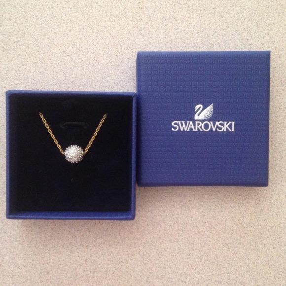 Swarovski Necklace *RESERVED FOR @marvela**
