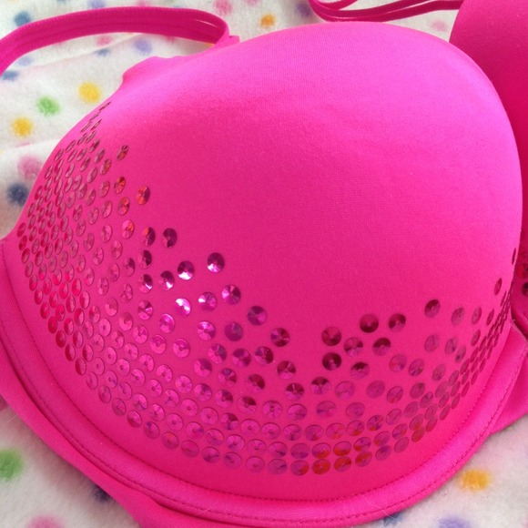 ***NO LONGER AVAILABLE***NWT VS BRA size 38D. - Picture 2 of 4