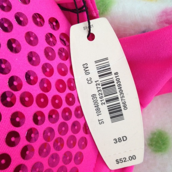 ***NO LONGER AVAILABLE***NWT VS BRA size 38D. - Picture 3 of 4