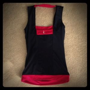Workout tank w/ shelf bra