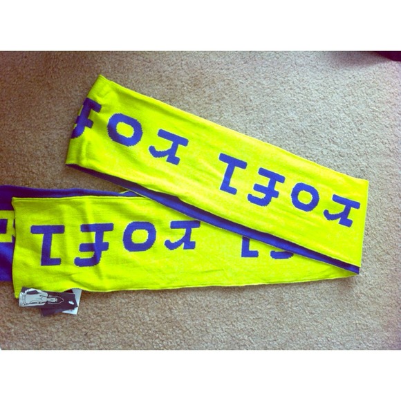 ❌SOLD❌Warm "ROFL!" Scarf
