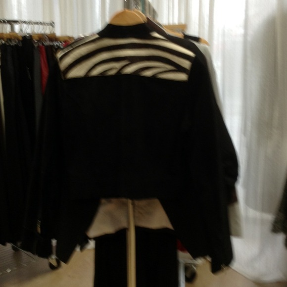 Exquisite Bebe suede and fur waist jacket. - Picture 2 of 2