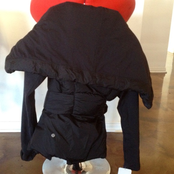 🚫Sold🚫lululemon Down to the studio jacket 4 - Picture 3 of 3