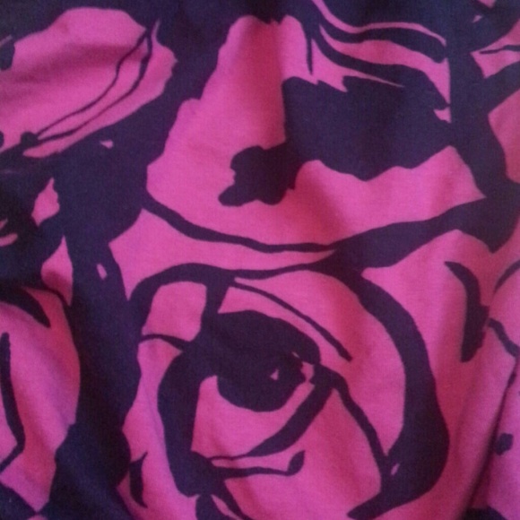 Pink and Black Bodycon Dress - Picture 3 of 3