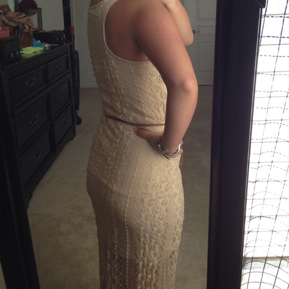 Long dress with lace detail 👗💋😍 - Picture 3 of 4