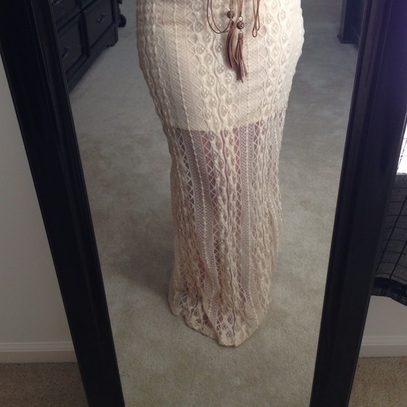Long dress with lace detail 👗💋😍 - Picture 4 of 4