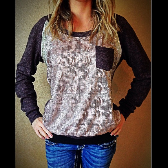 Daytrip Tops - 🎉Host Pick x2🎉Foiled Sweatshirt