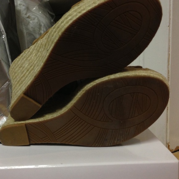 Espadrilles - Picture 3 of 3