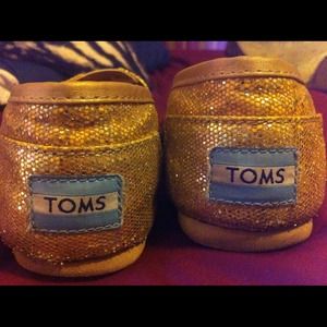Gold size 7 Toms