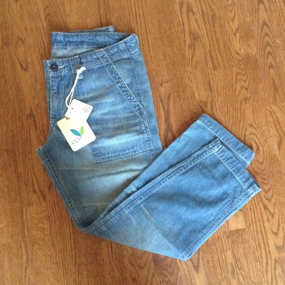 AG Jeans ACU Capri Adriano Goldschmied NWT Size 29