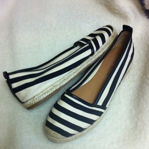 💰💰REDUCED💰💰Antonio Melani Black and Tan Flats