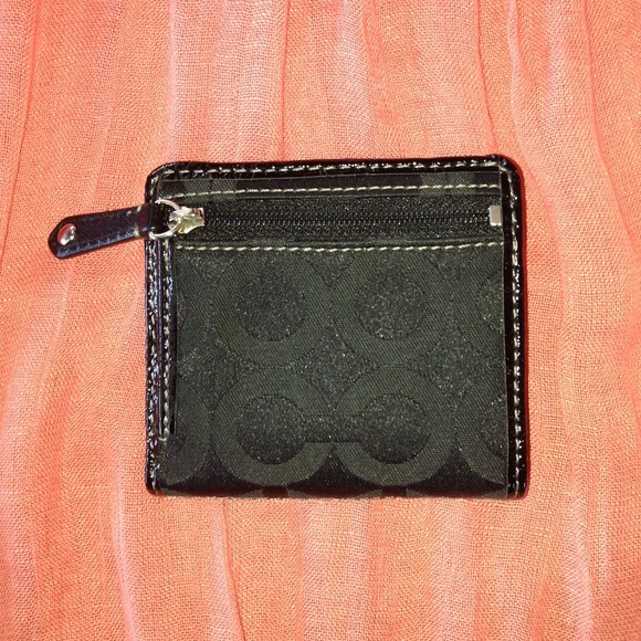 Coach Signature Wallet - Picture 2 of 3