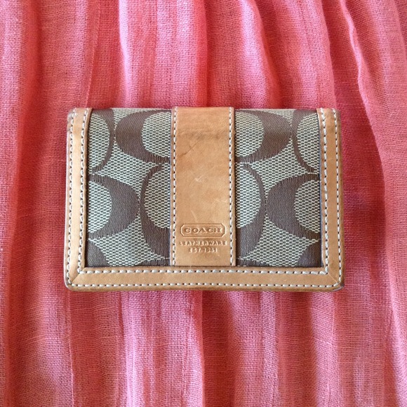 Coach Signature Wallet - Picture 4 of 4