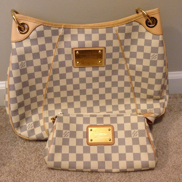 LV handbag - Picture 1 of 1