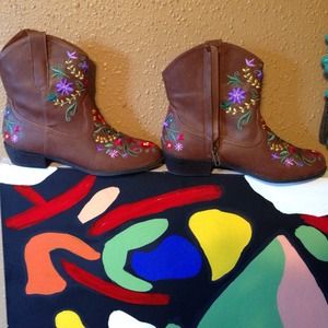 Flower cowboy boots once worn once ..