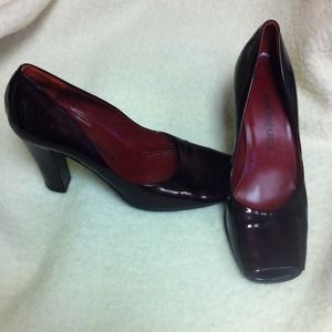 🚫Holding🚫 Yves Saint Laurent Leather Pumps