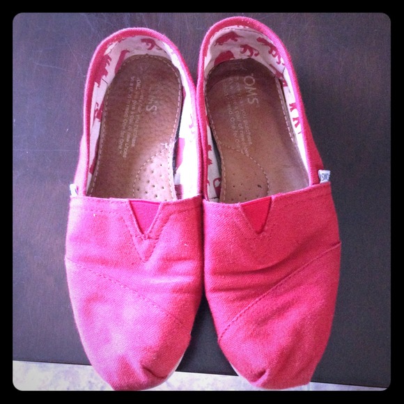 💗SOLD💗 RED TOM'S
