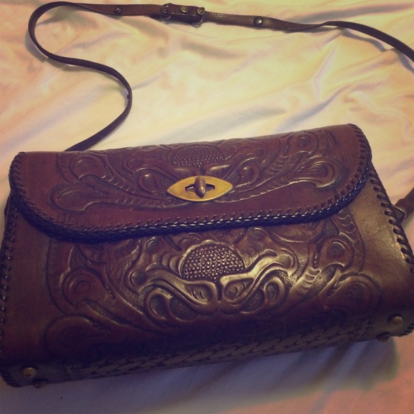 Vintage leather purse. Excellent condition!