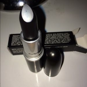 🚫 SOLD 🚫 MAC LE Hautecore lipstick