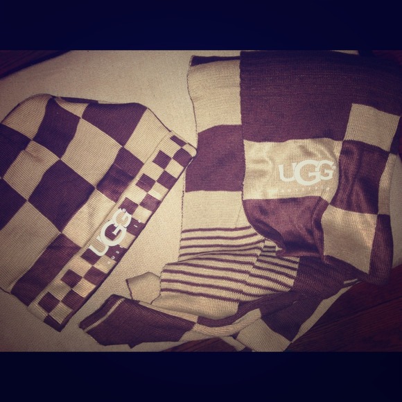 UGG Outerwear - UGG Hat & Scarf set