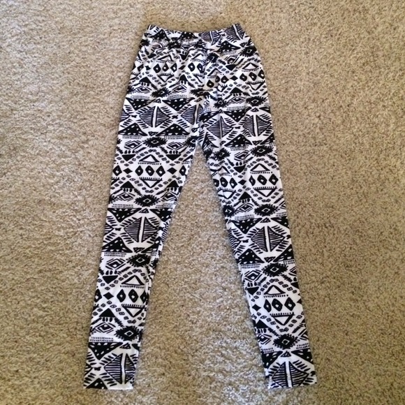 NWT Aztec leggings