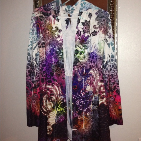 🚫SOLD🚫💁Beautiful Sweater - Picture 2 of 2