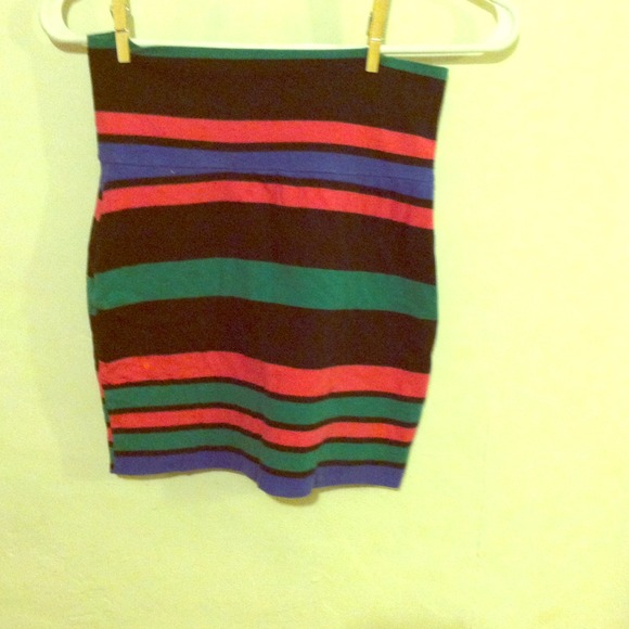 Stripped pencil skirt