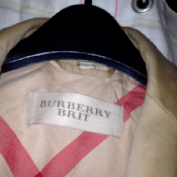 Burberry Brit ! - Picture 2 of 4