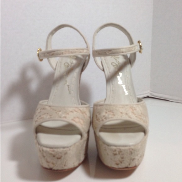❌SOLD❌Alice + Olivia Lena Macrame  Platforms - Picture 2 of 4