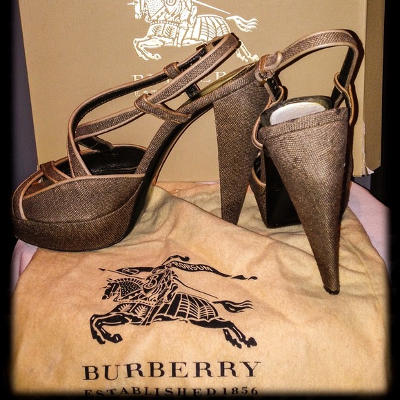 100% Authentic Burberry Platform Heels - Picture 2 of 3