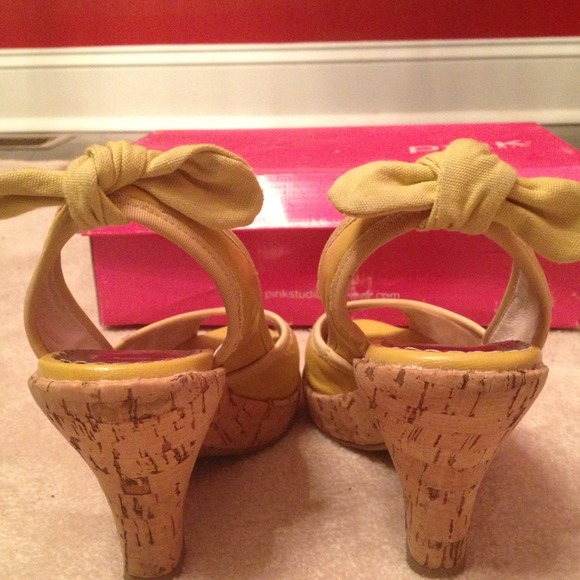 DONATED. Yellow leather Pink Studio cork heels - Picture 3 of 3