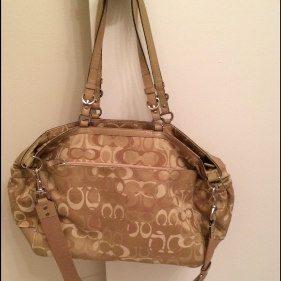 Coach large bag, with short and long belt.