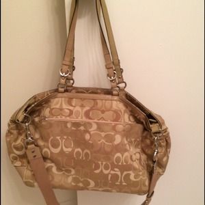 Coach large bag, with short and long belt.