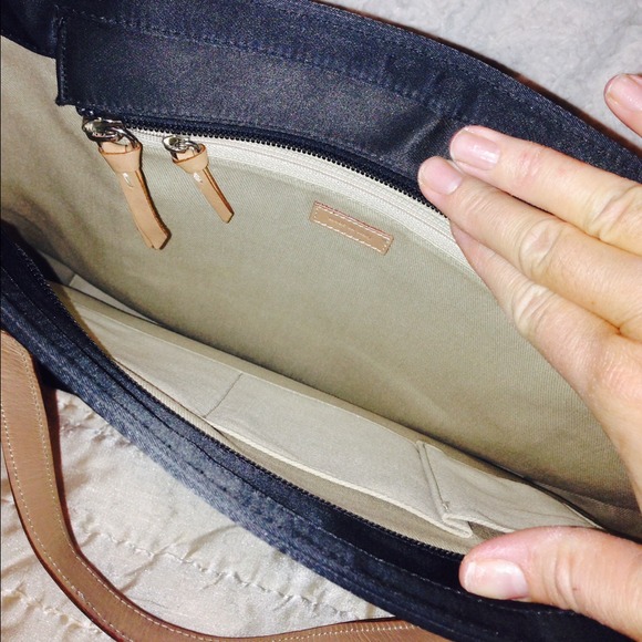 Black bag with tan straps - Picture 2 of 2