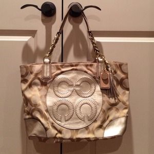 Reduced! Authentic Coach handbag!!