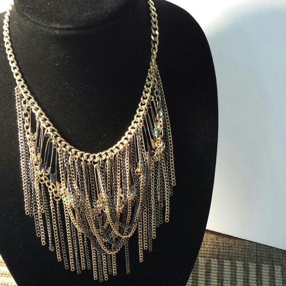 BUNDLED WAS $15! Beautiful Gold & Silver Necklace