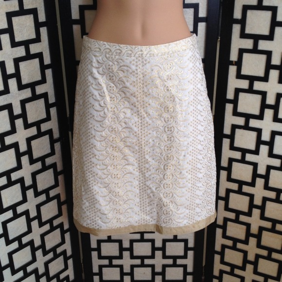 Banana Republic Dresses & Skirts - Banana Republic ivory and gold brocade skirt