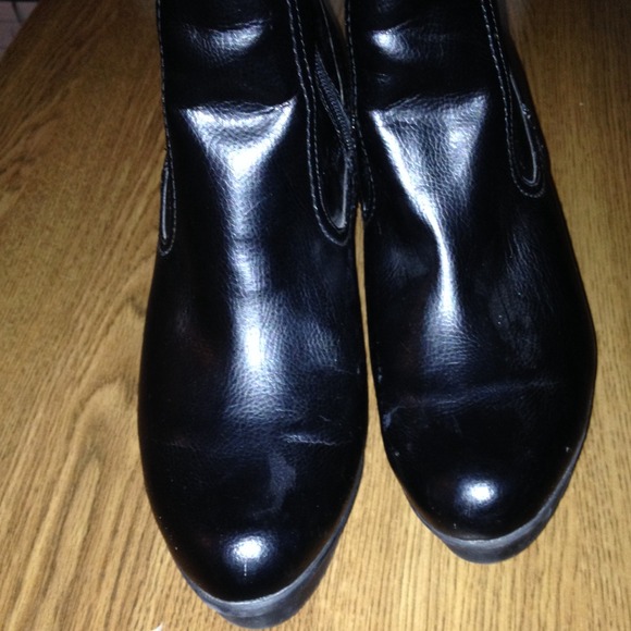 🔥traded bundle 🔥Black heeled boots - Picture 3 of 4