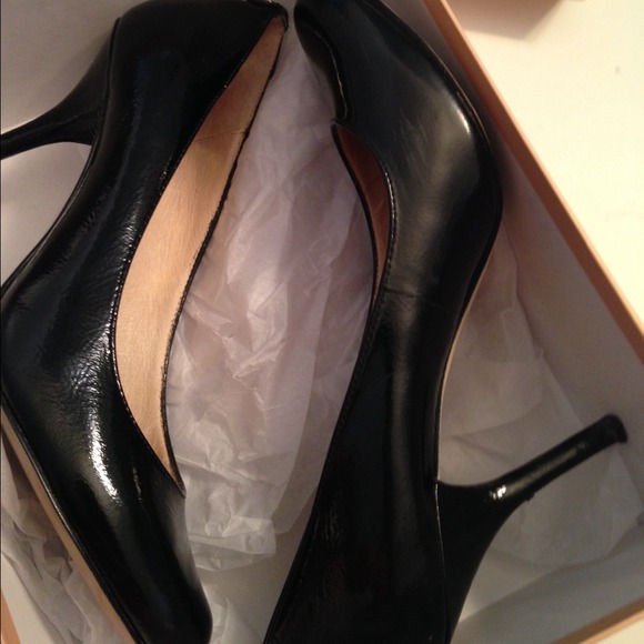 Michael kors pumps SOLD!! - Picture 1 of 4