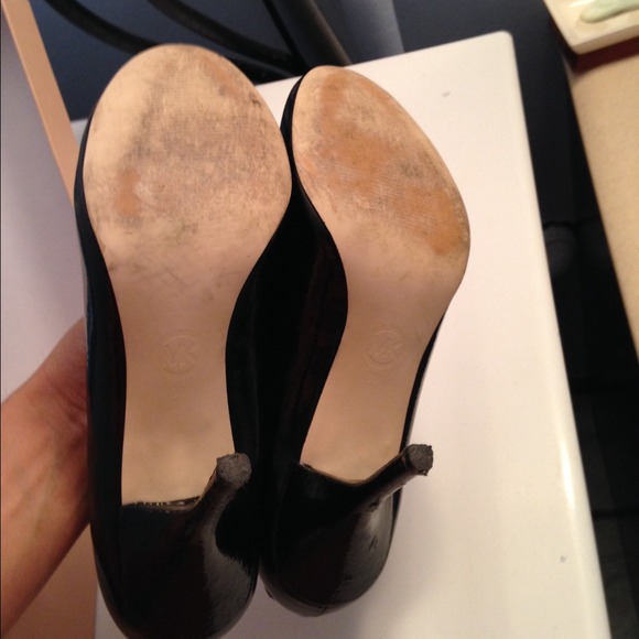 Michael kors pumps SOLD!! - Picture 3 of 4