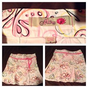 Cute skirt! Like new.