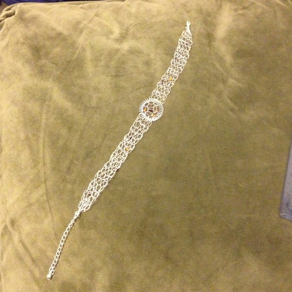 Choker - Picture 2 of 3